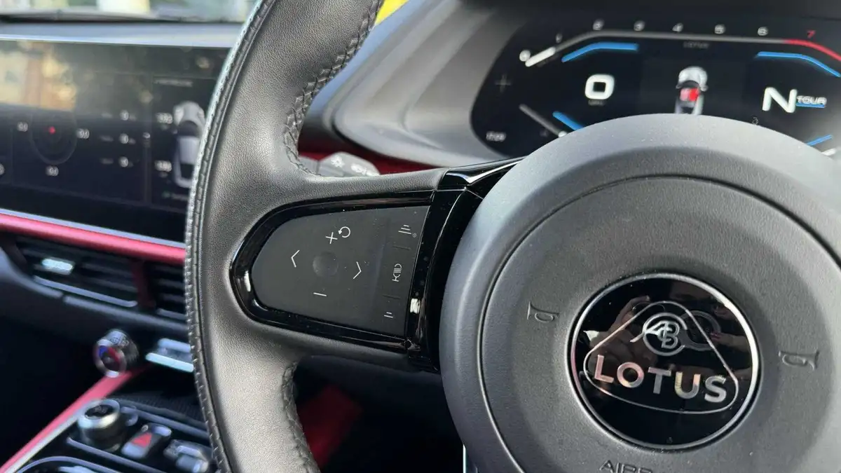 2023-lotus-emira-35-first-edition-v6-big-17