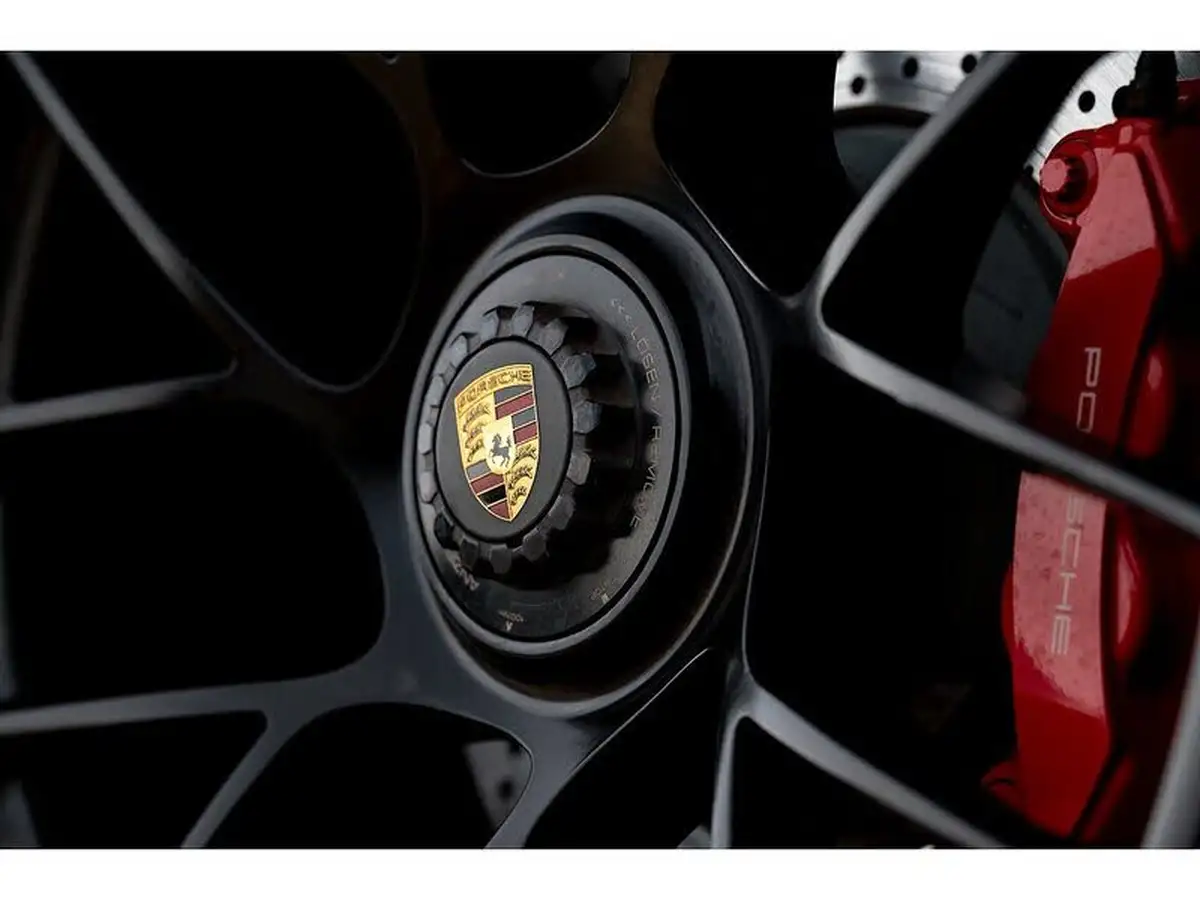2018-porsche-911-30-carrera-gts-coupe-pdk-big-19