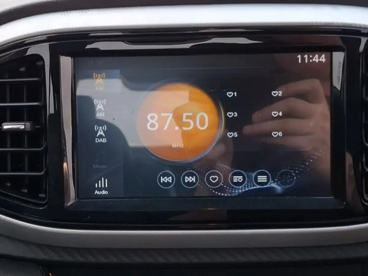 2022-mg-mg3-15-vti-tech-exclusive-nav-big-9