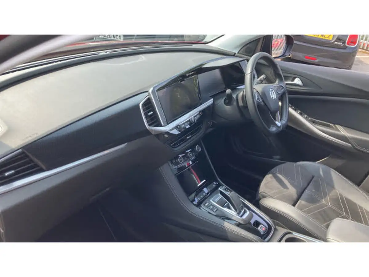 2022-vauxhall-grandland-12-ultimate-auto-big-8