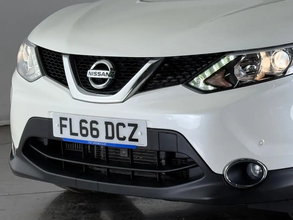 2016-nissan-qashqai-12-dig-t-n-connecta-xtronic-cvt-big-43