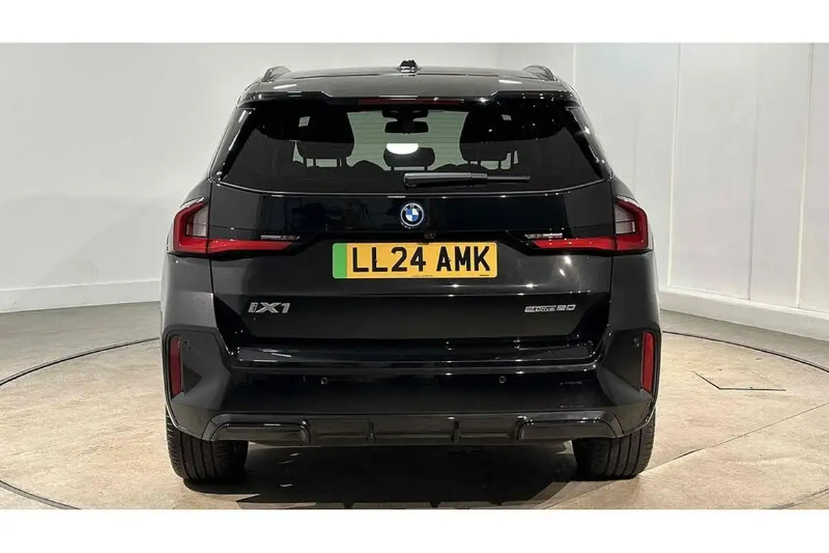2024-bmw-ix1-e-edrive20-m-sport-big-9