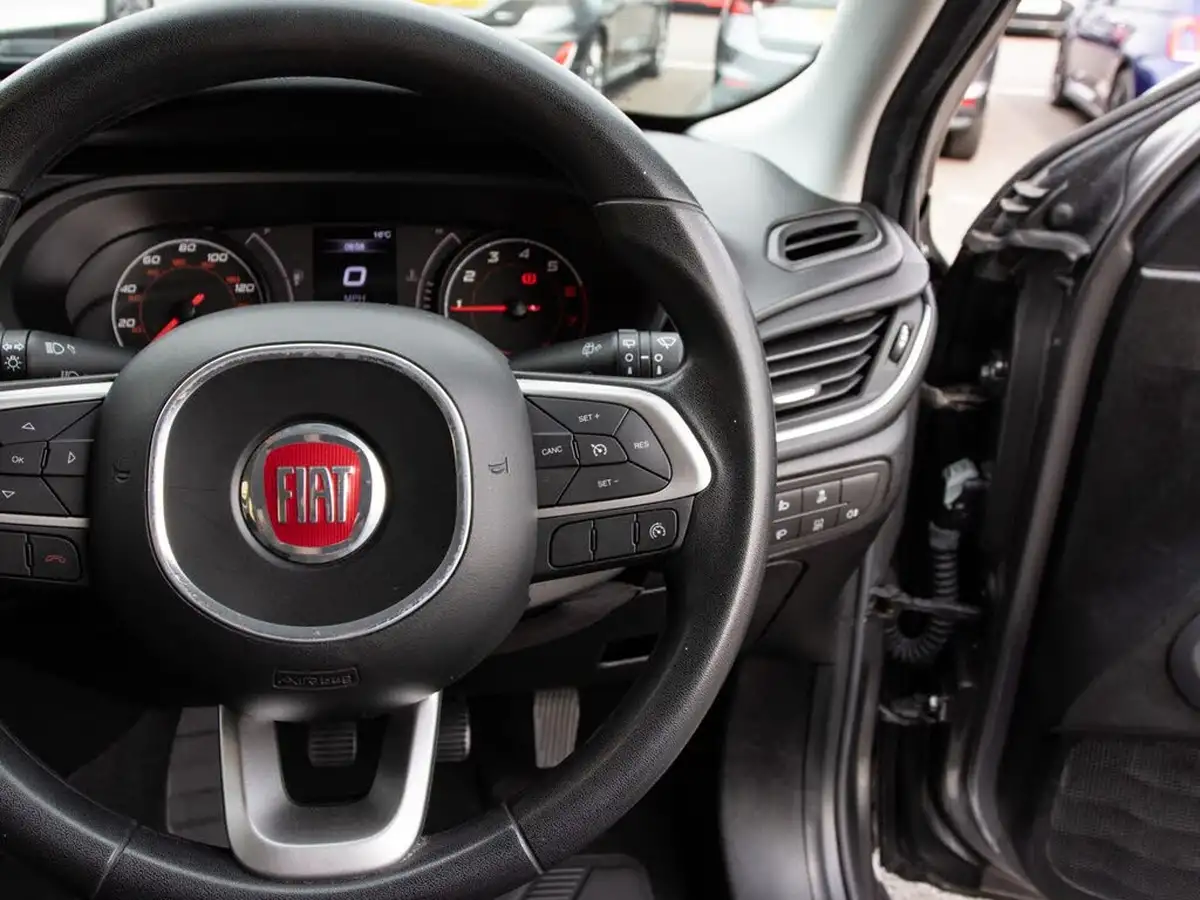 2018-fiat-tipo-14-easy-hatchback-big-19