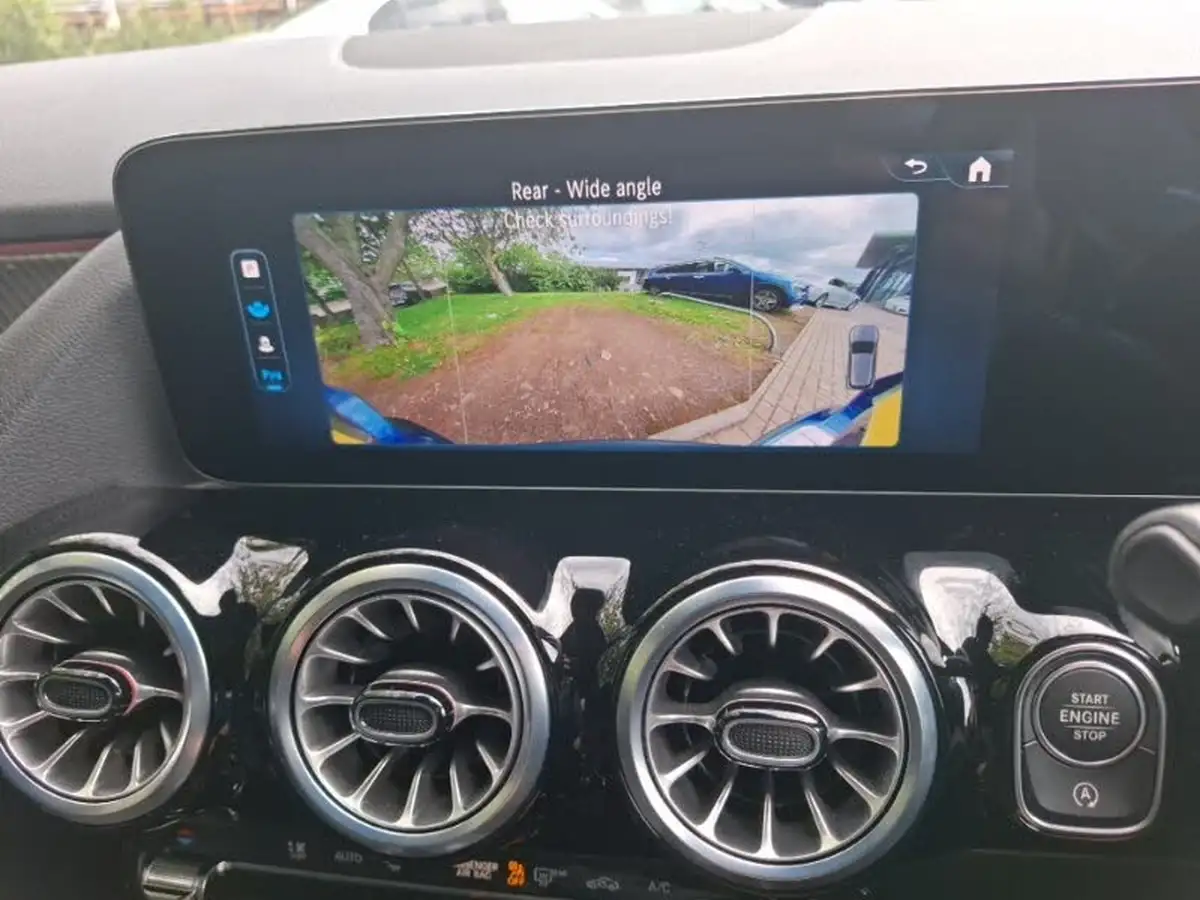 2024-mercedes-benz-gla-class-13-gla-200-amg-line-executive-big-12