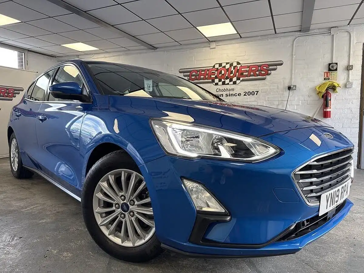 2019-ford-focus-10t-titanium-hatchback-big-0