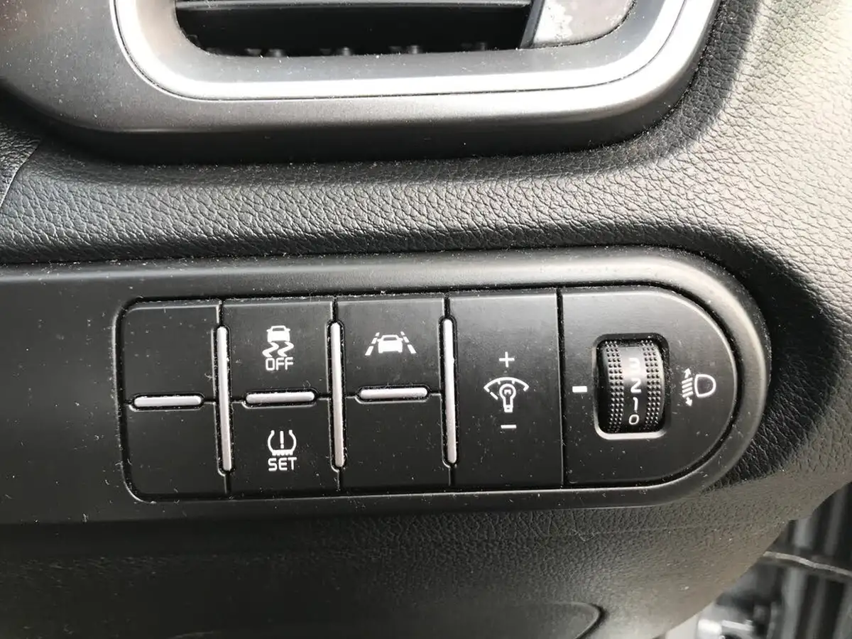 2022-kia-xceed-10-t-gdi-2-big-25