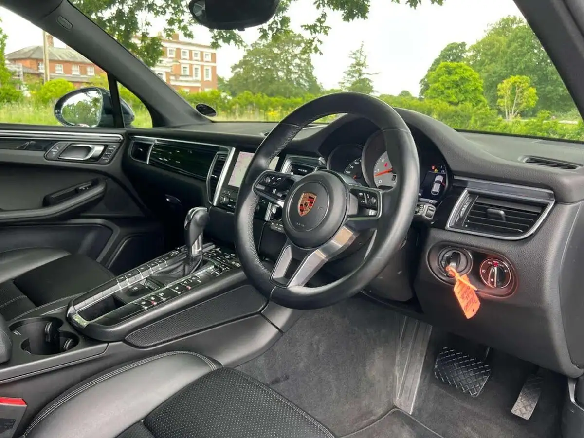 2018-porsche-macan-30-s-big-27