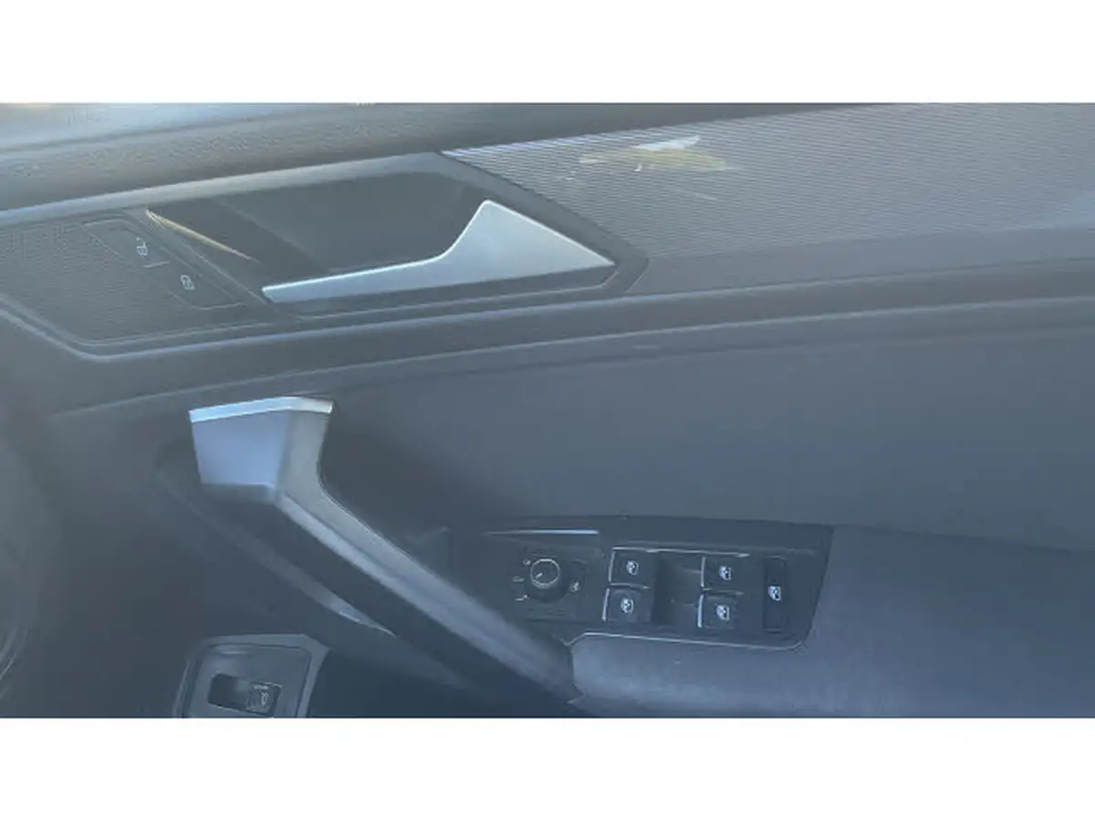 2022-volkswagen-tiguan-allspace-15-tsi-life-big-18