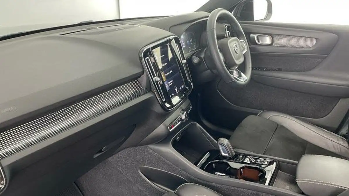 2021-volvo-xc40-15-t5-r-design-262bhp-big-1