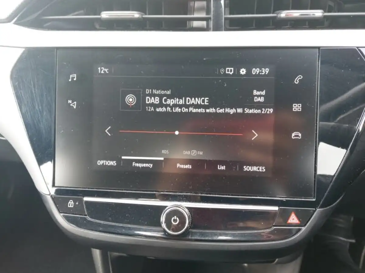 2020-vauxhall-corsa-12-turbo-se-nav-big-10