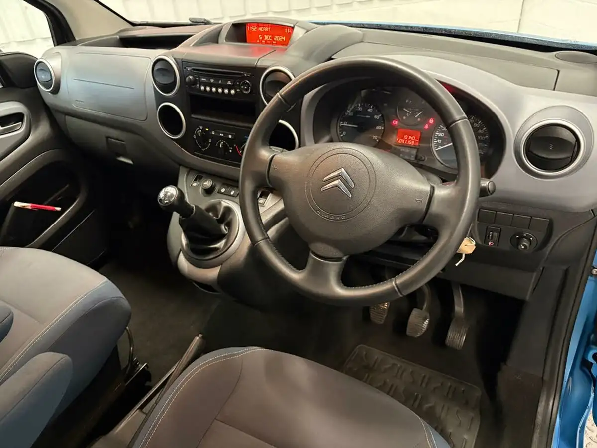 2011-citroen-berlingo-16td-multispace-plus-special-edition-big-27