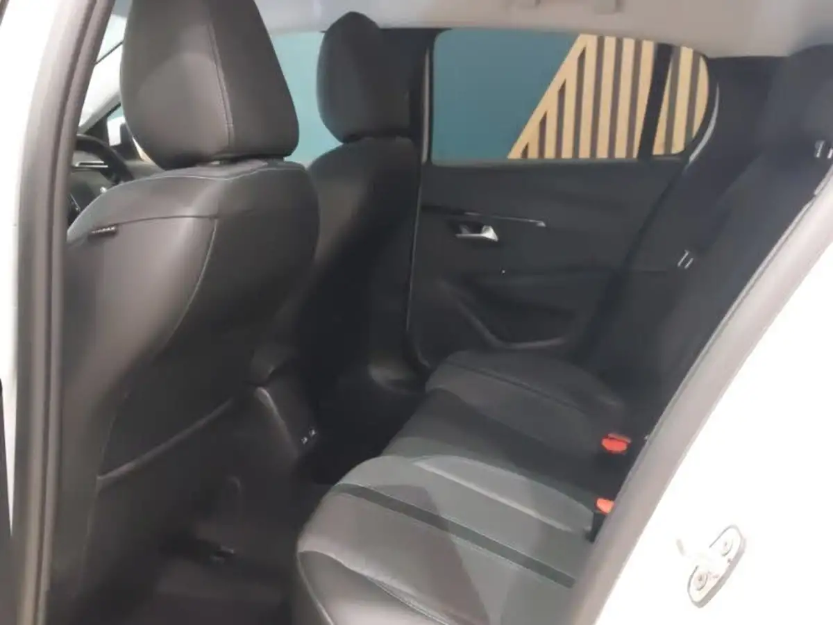 2020-peugeot-208-12-puretech-allure-premium-100bhp-big-5