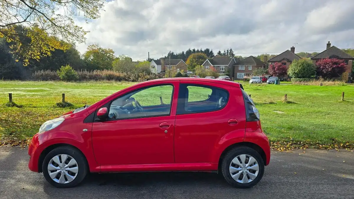 2010-citroen-c1-10-vtr-5d-big-0