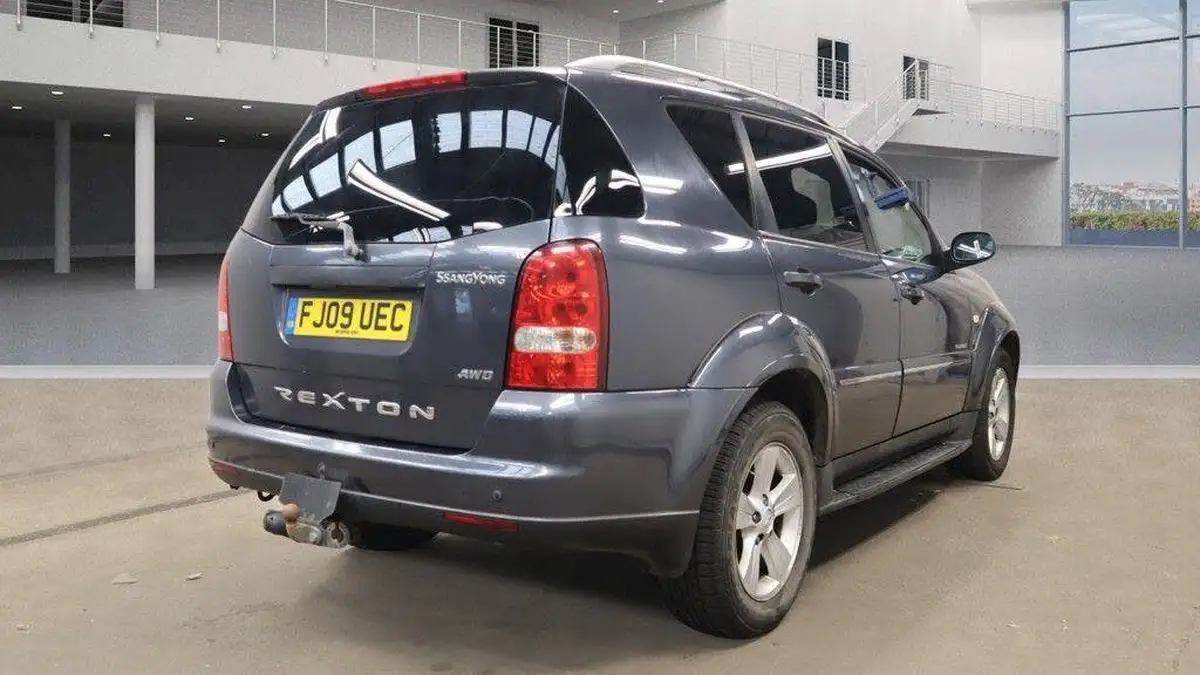 2009-kgm-ssangyong-rexton-27td-spr-270-7st-t-tronic-big-9