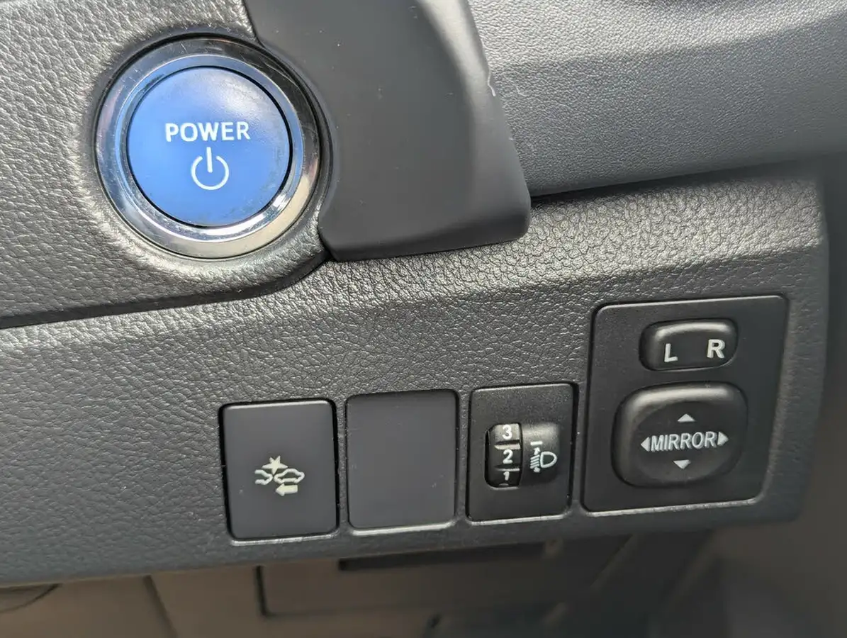 2017-toyota-auris-18-vvt-i-hsd-business-edition-tss-hatchback-big-19
