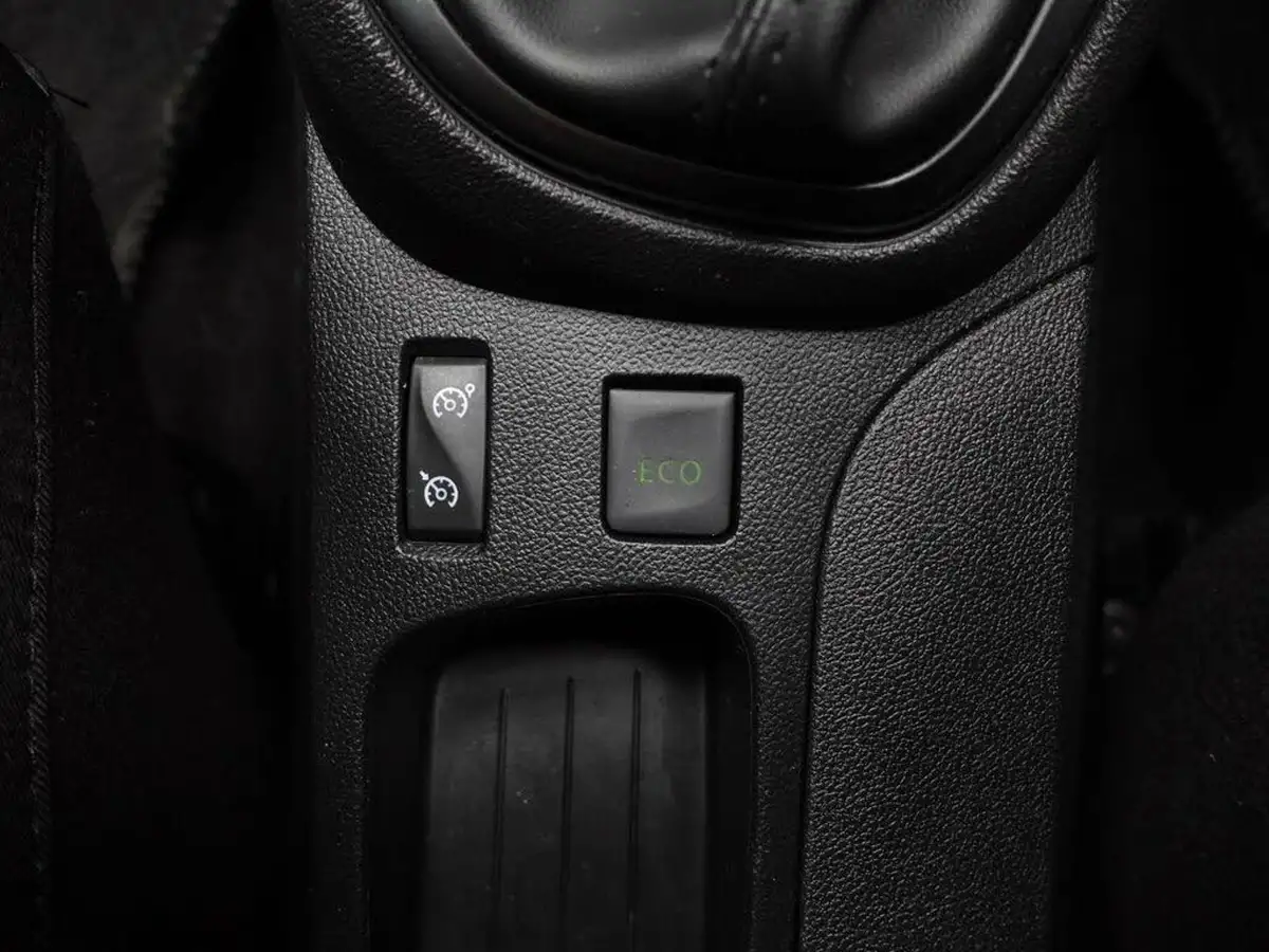 2017-renault-captur-09-tce-dynamique-nav-big-24