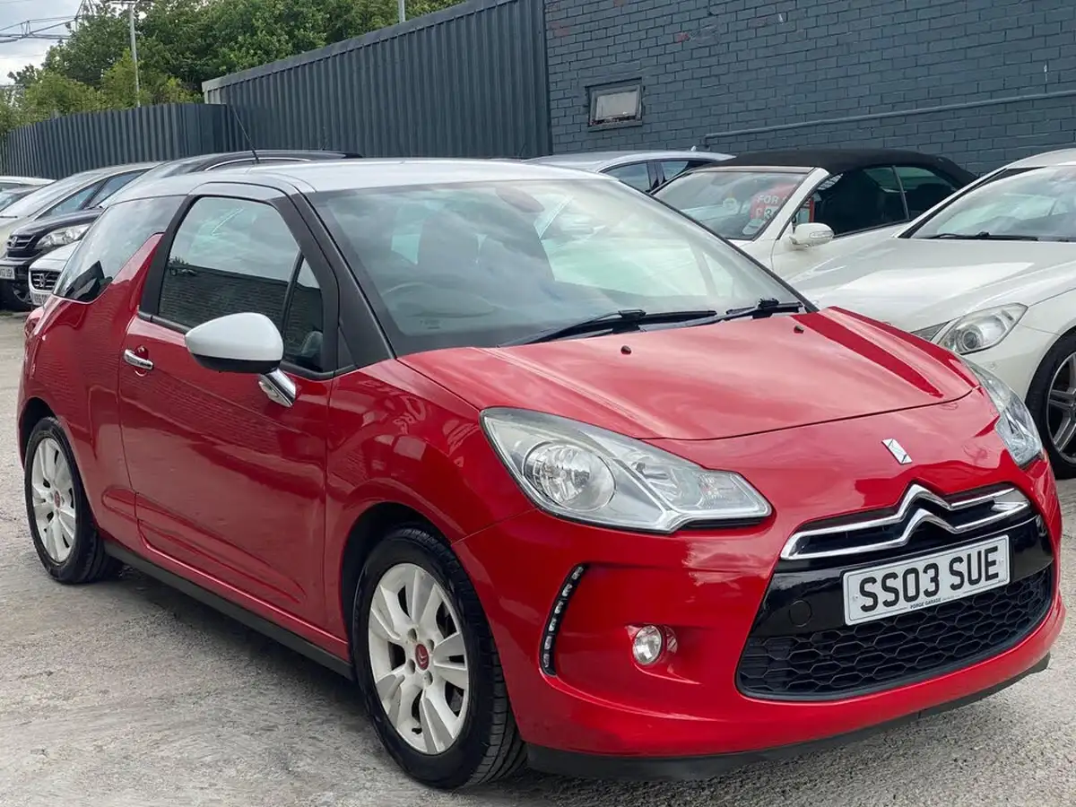 2010-citroen-ds3-16-dstyle-big-1