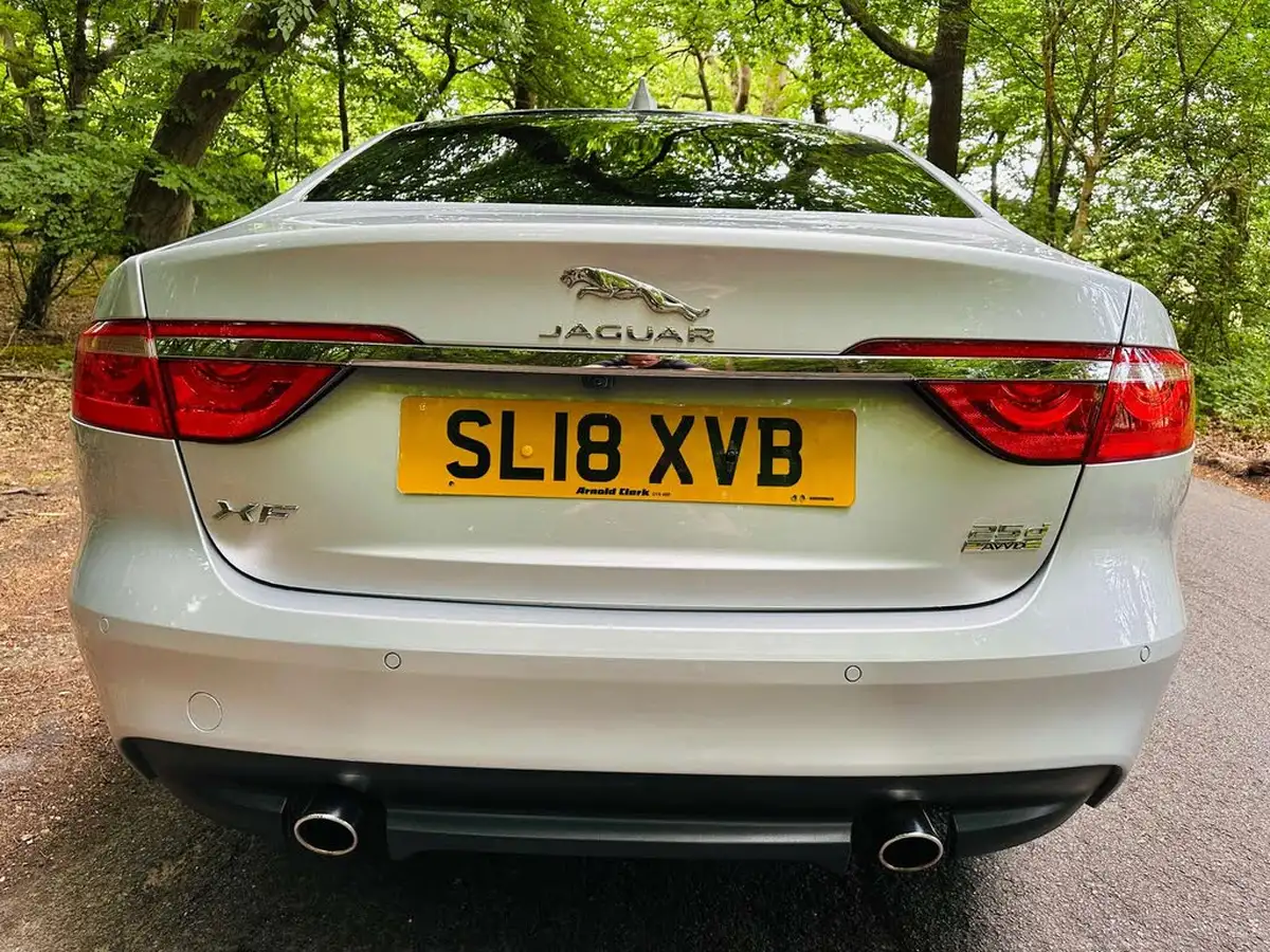 2018-jaguar-xf-20td-portfolio-240ps-awd-saloon-4d-1998cc-auto-big-37