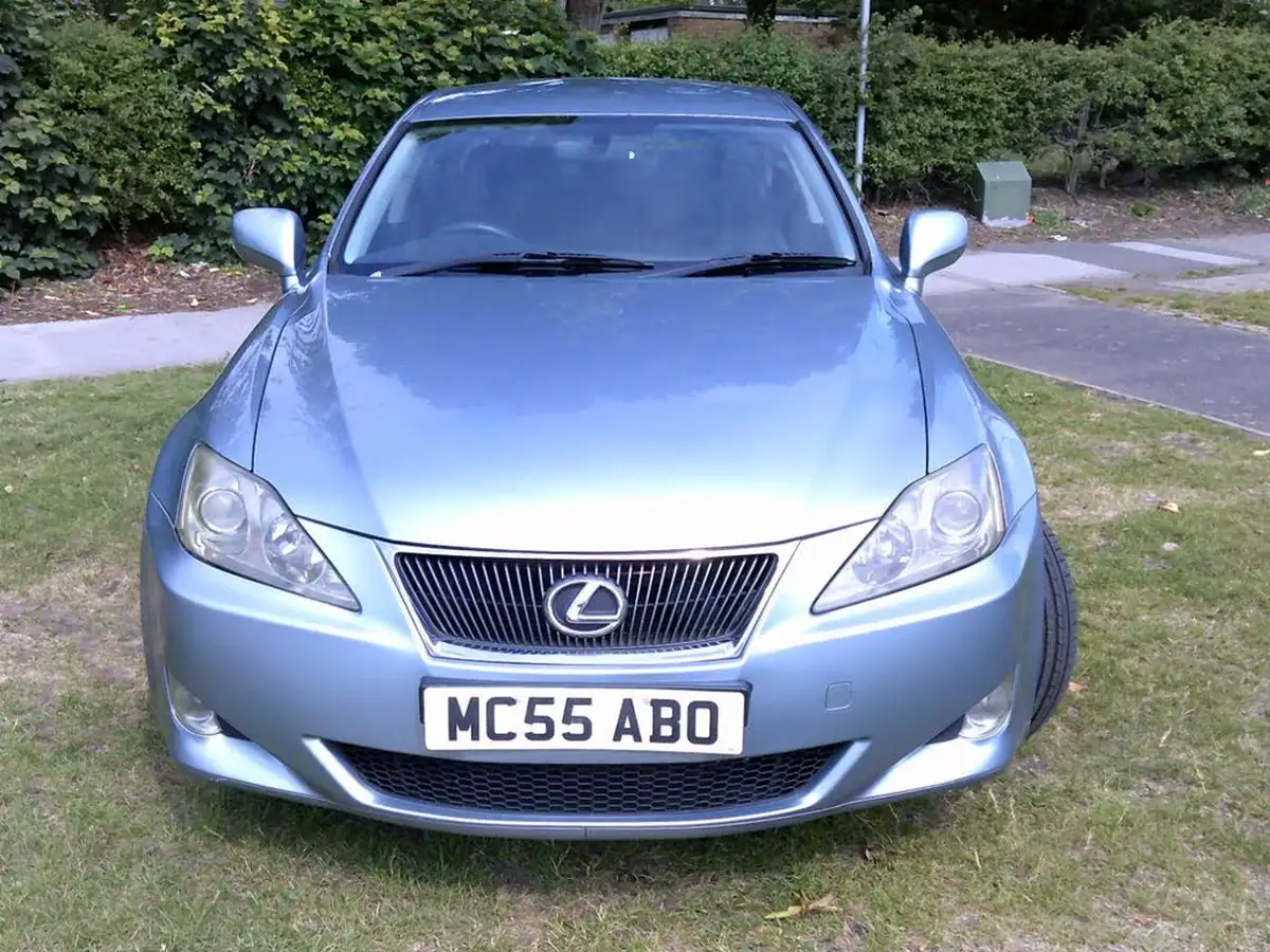2006-lexus-is-220d-22td-se-big-1