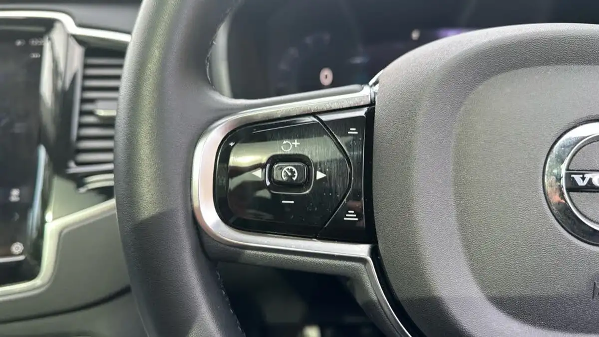 2024-volvo-xc90-20-t8-plus-big-17