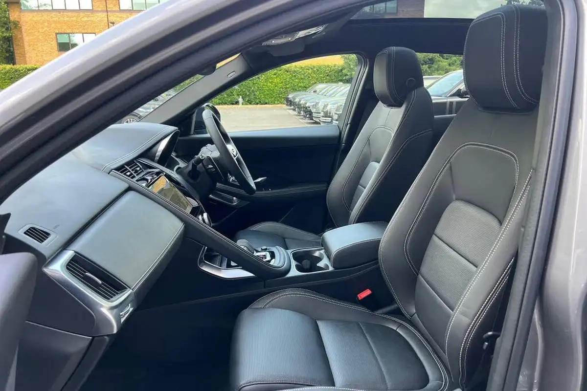 2024-jaguar-e-pace-20-d200-r-dynamic-se-black-big-39