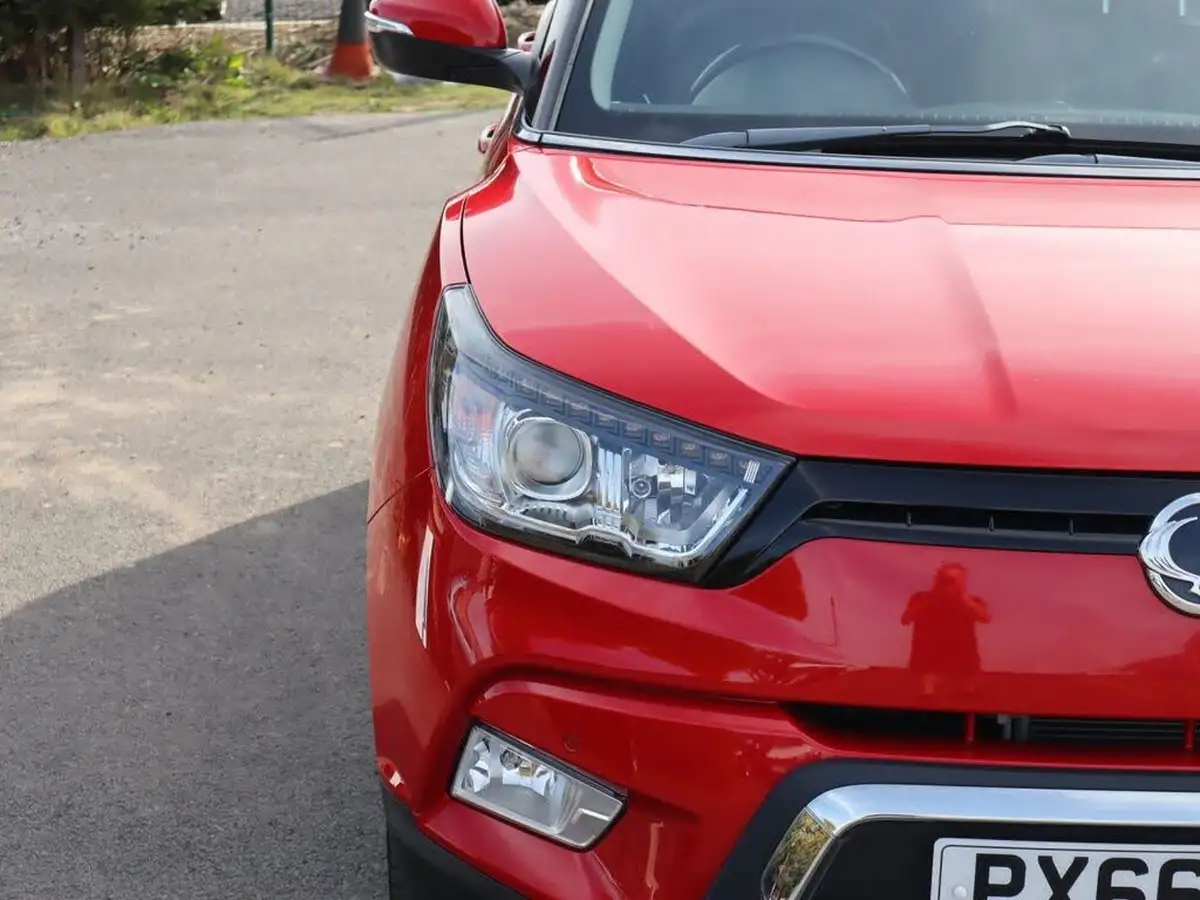2017-kgm-ssangyong-tivoli-16-elx-big-11