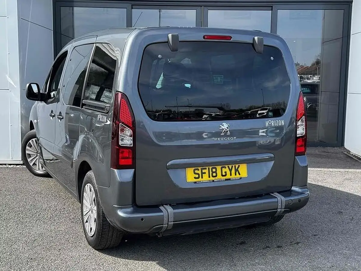 2018-peugeot-partner-big-18