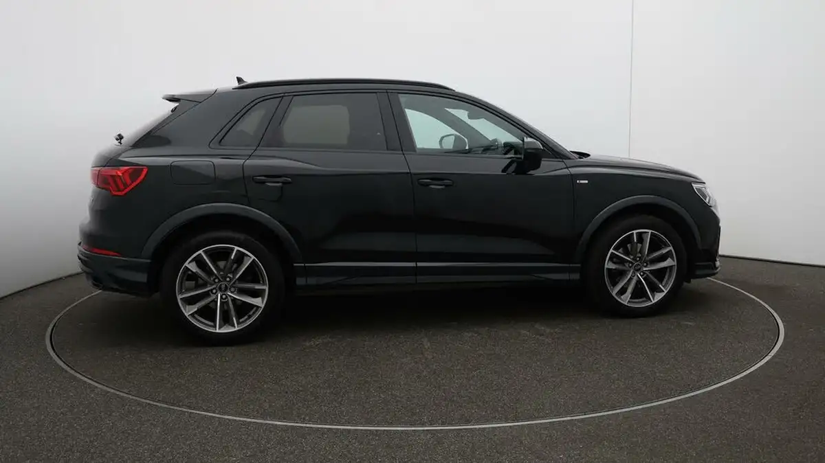 2022-audi-q3-15-35-tfsi-black-edition-codcomfort-sound-pack-sportback-big-49