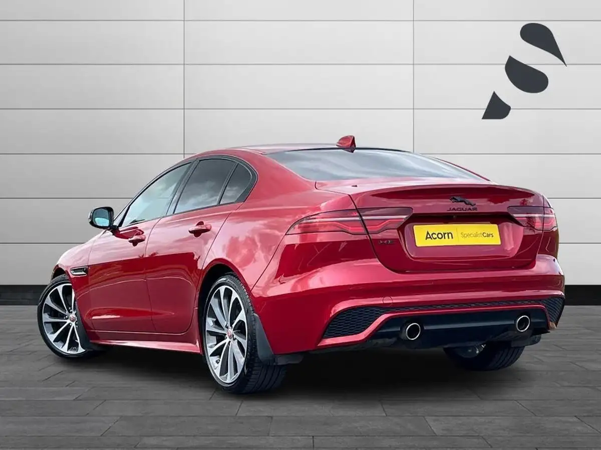 2024-jaguar-xe-big-1