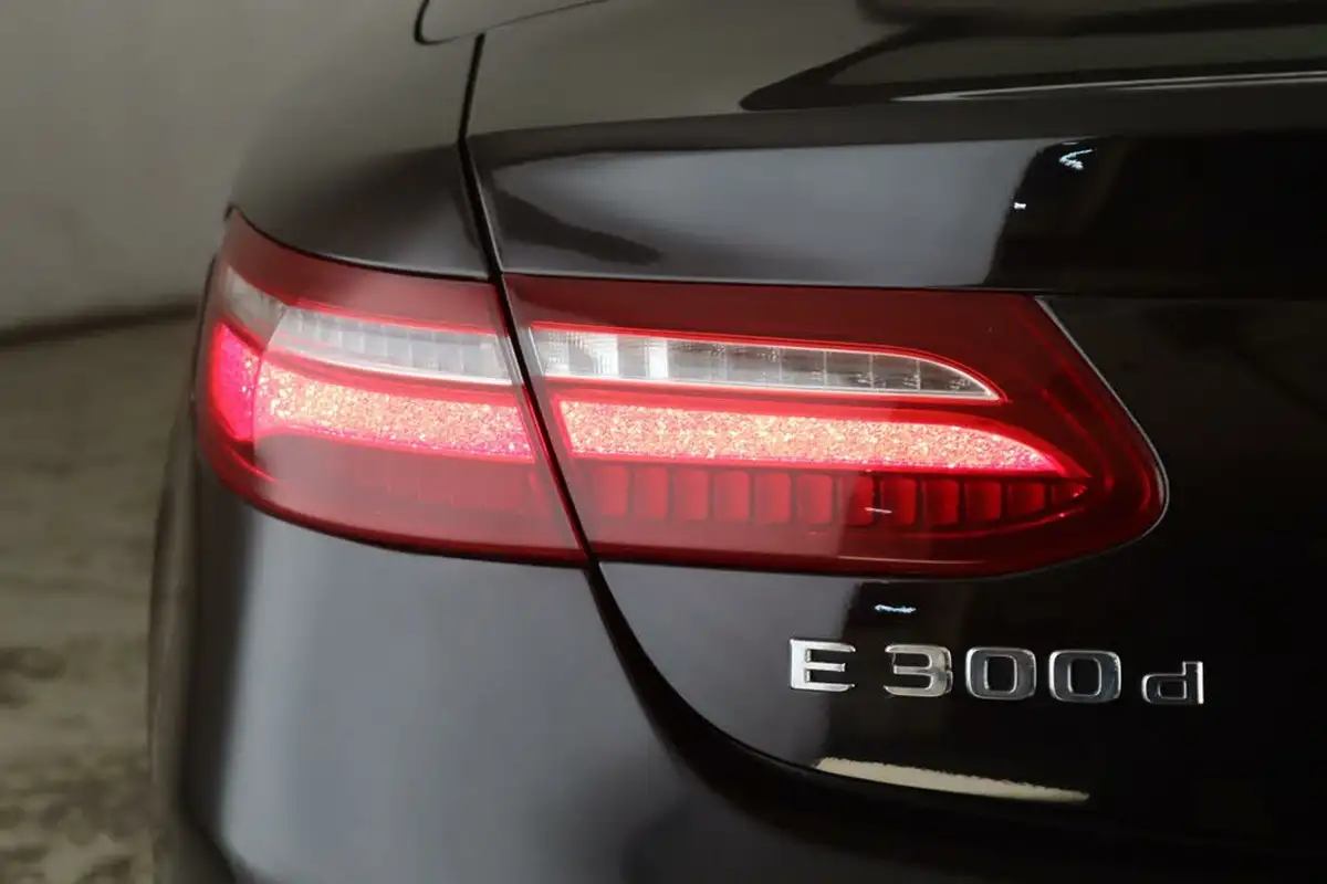 2020-mercedes-benz-e-class-20d-e300d-amg-line-premium-cabriolet-big-17