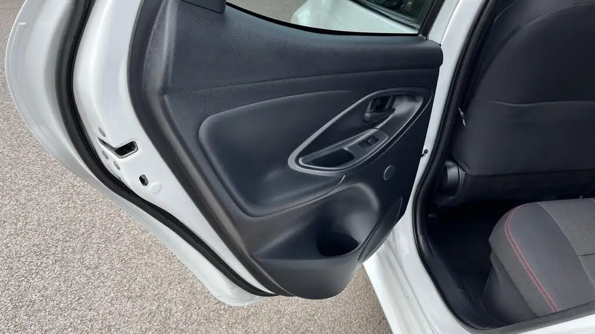 2022-toyota-yaris-15-vvt-i-gr-sport-big-29