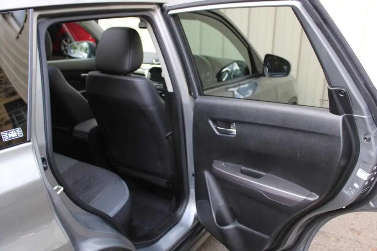 2022-suzuki-vitara-14-boosterjet-sz5-big-11
