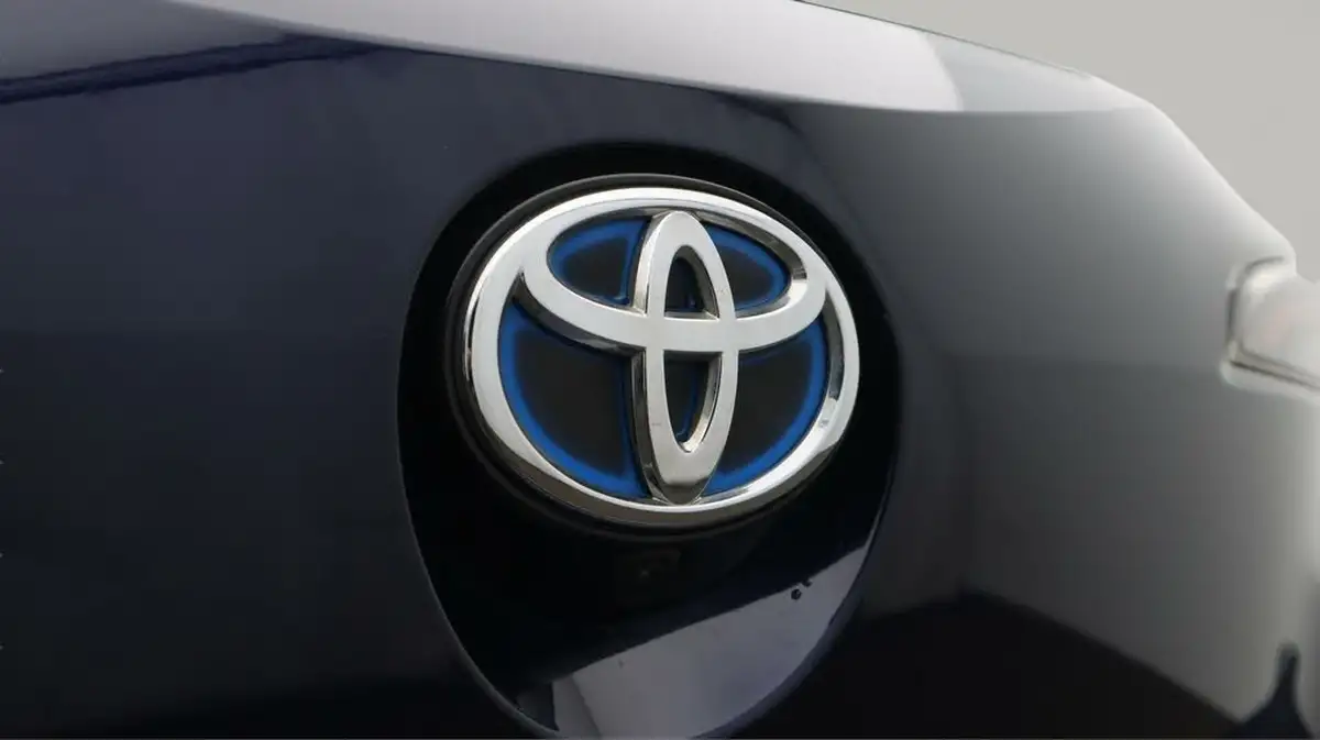 2022-toyota-corolla-20-vvt-i-design-181bhp-spare-wheel-hatchback-big-21