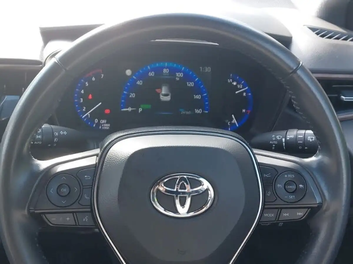 2021-toyota-corolla-18-vvt-i-trek-big-9