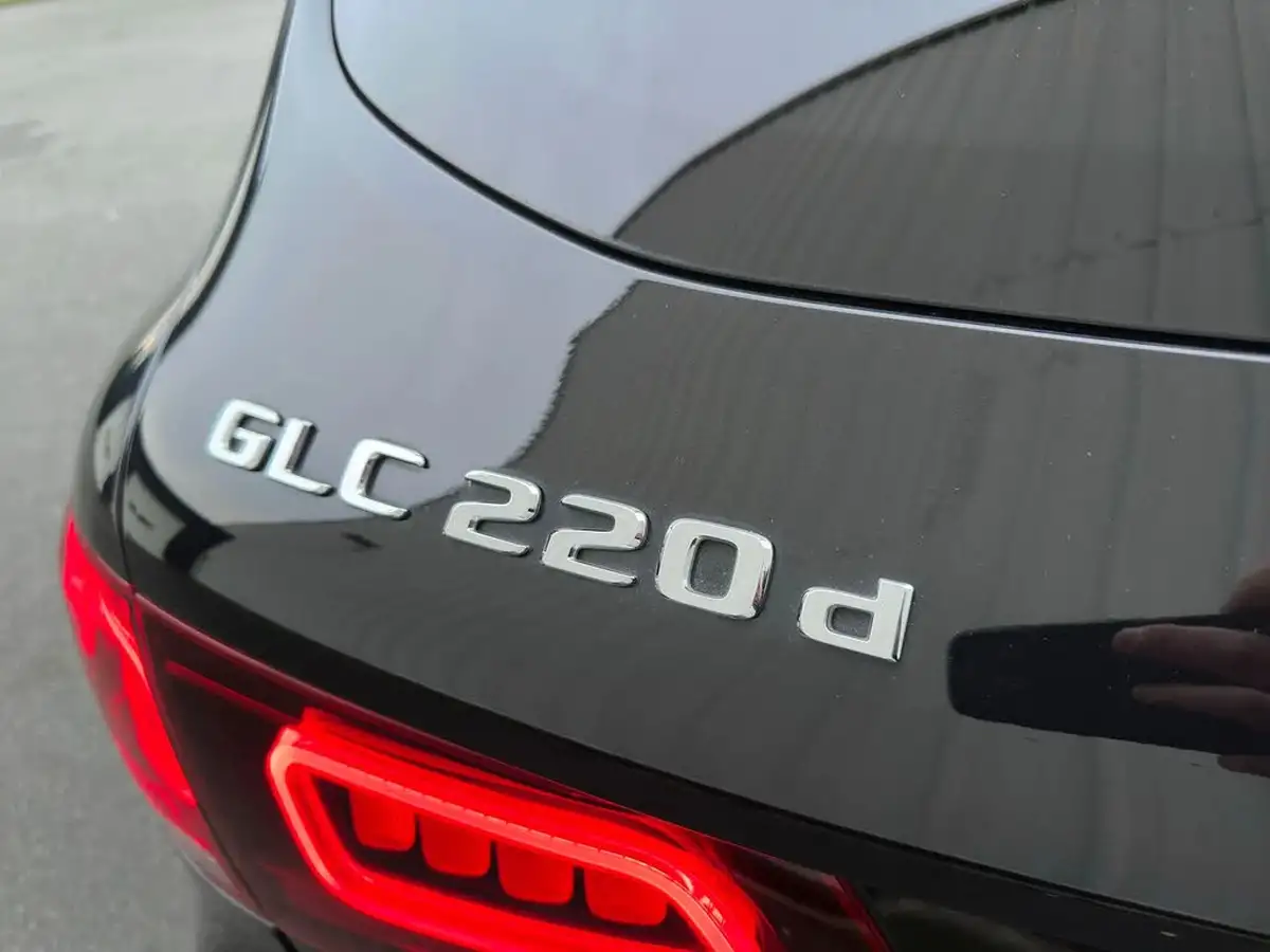 2019-mercedes-benz-glc-class-20d-glc220d-amg-line-station-wagon-5d-4matic-plus-big-26
