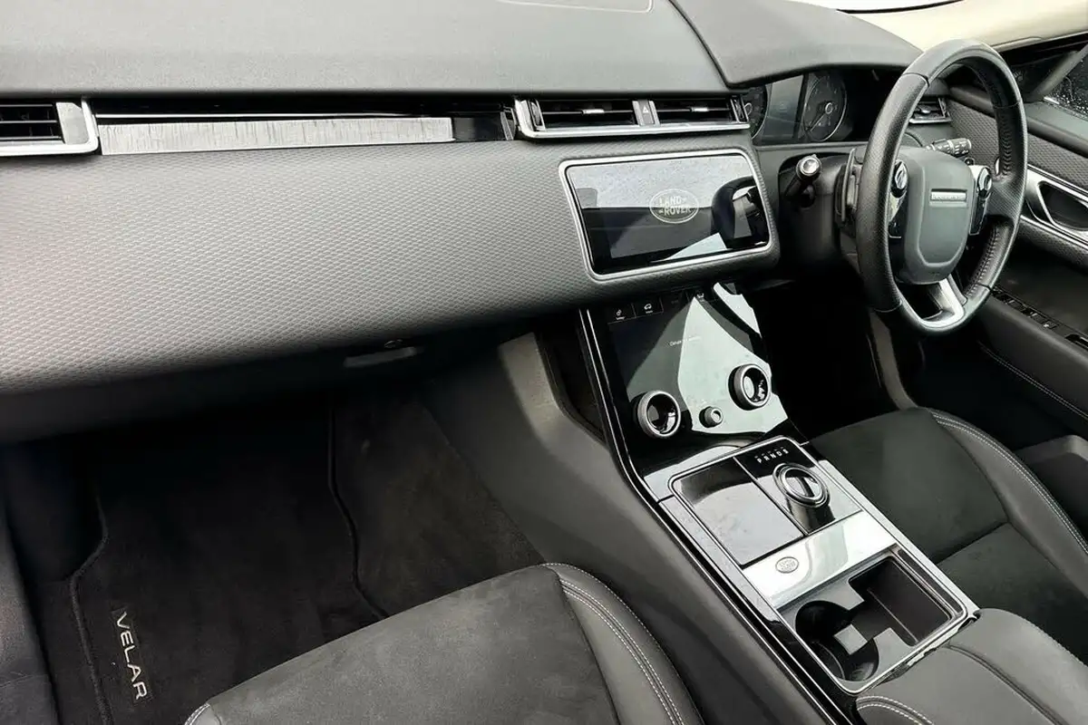 2020-land-rover-range-rover-velar-20-d180-no-trim-big-1