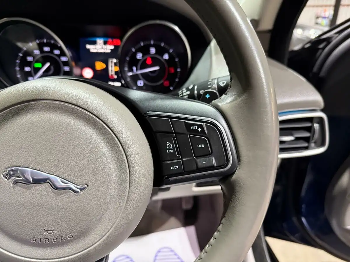 2016-jaguar-xe-20d-prestige-180ps-auto-big-28