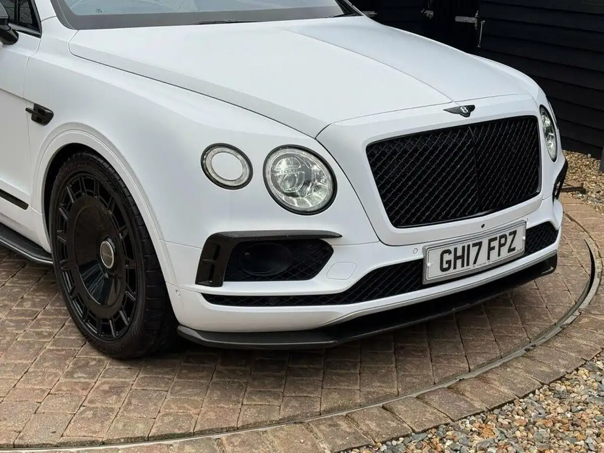 2017-bentley-bentayga-60-w12-big-29