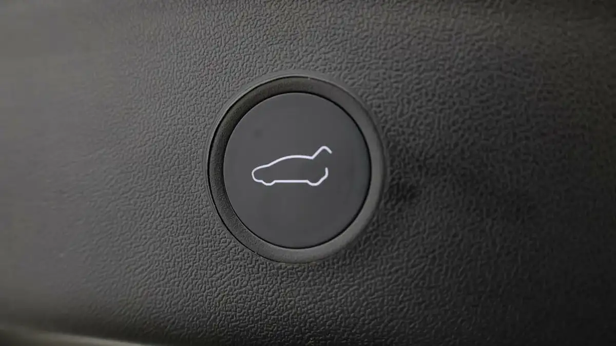 2021-tesla-model-3-e-long-range-awd-big-21