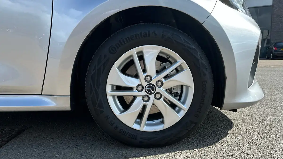 2024-mazda-mazda2-15-centre-line-big-19