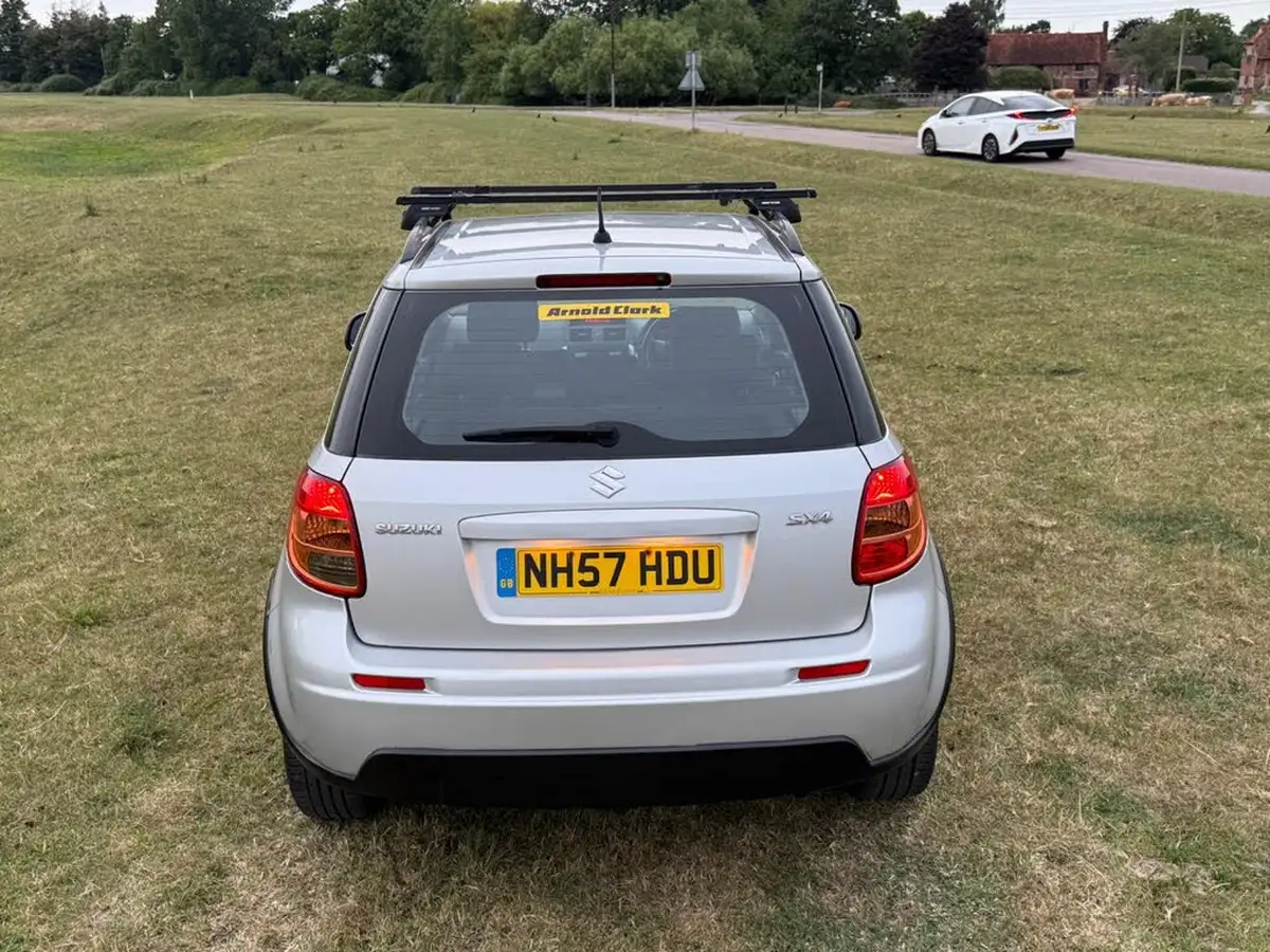 2007-suzuki-sx4-16-gl-big-11