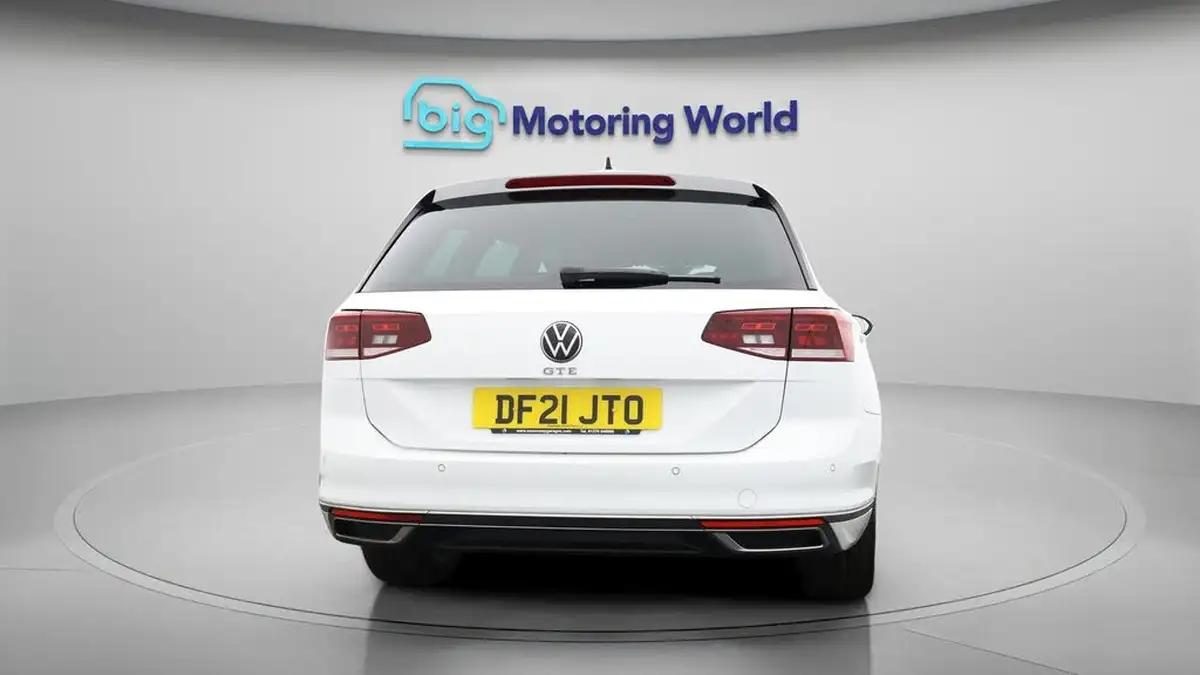 2021-volkswagen-passat-14-tsi-gte-estate-5d-big-6
