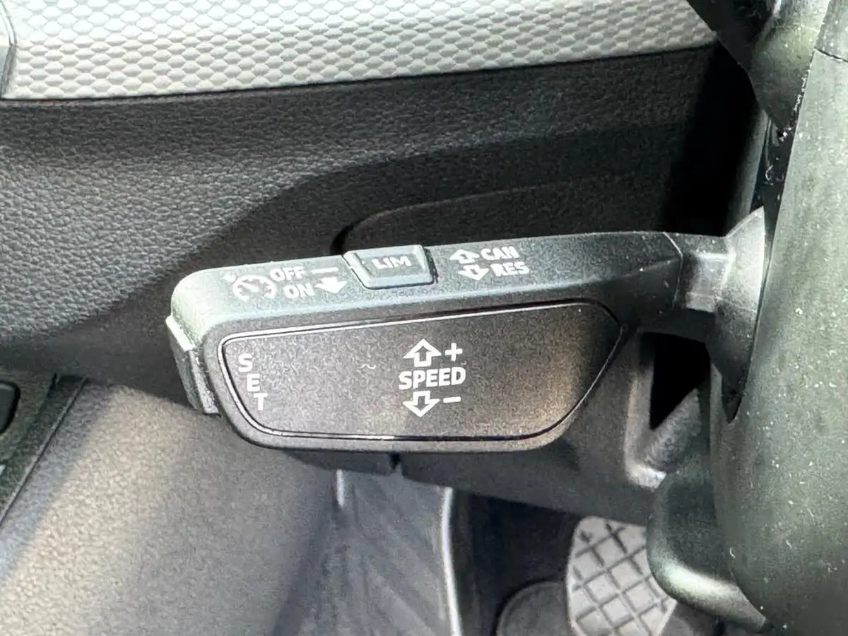 2021-audi-q2-10-30-tfsi-sport-big-19