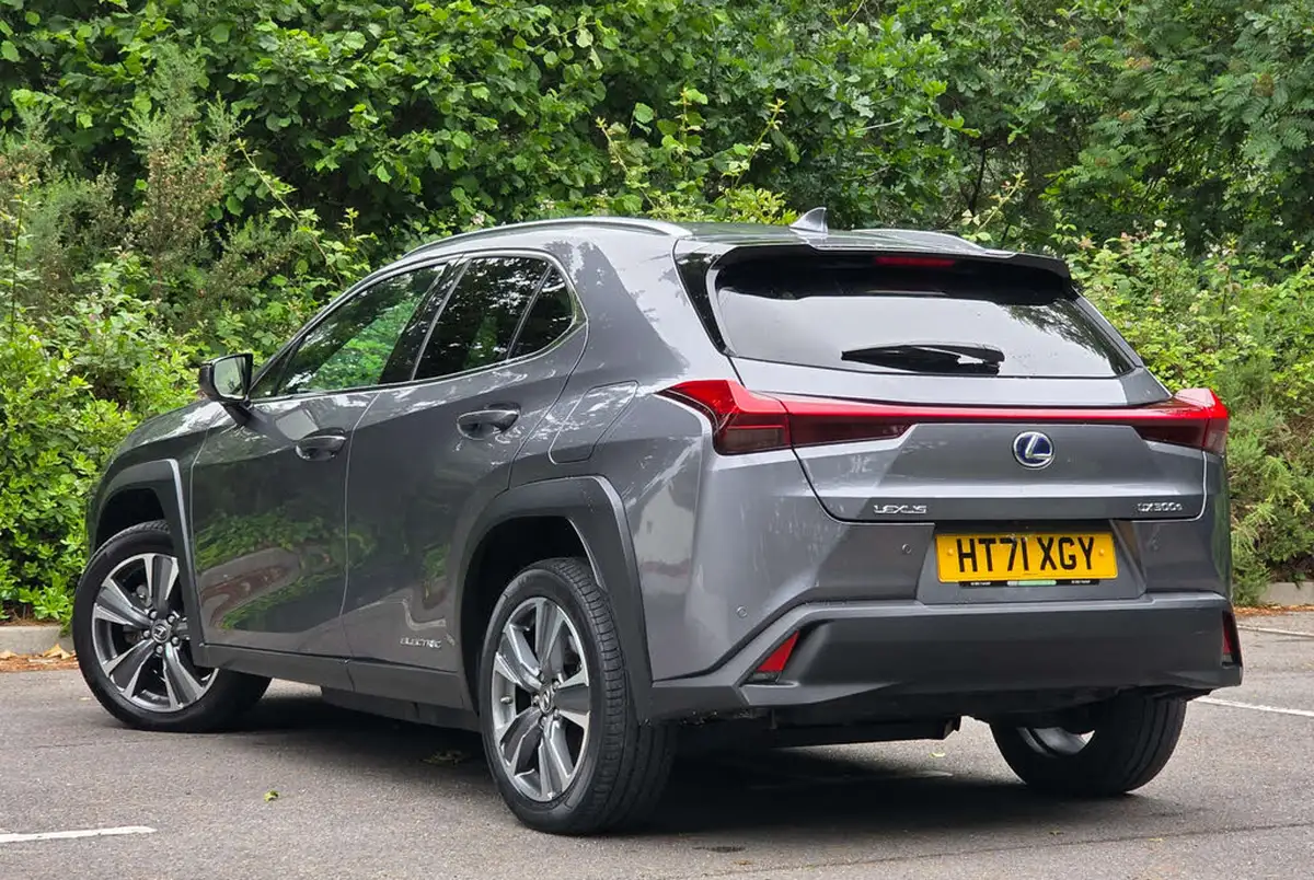2022-lexus-ux-300e-e-ux-201bhp-big-6