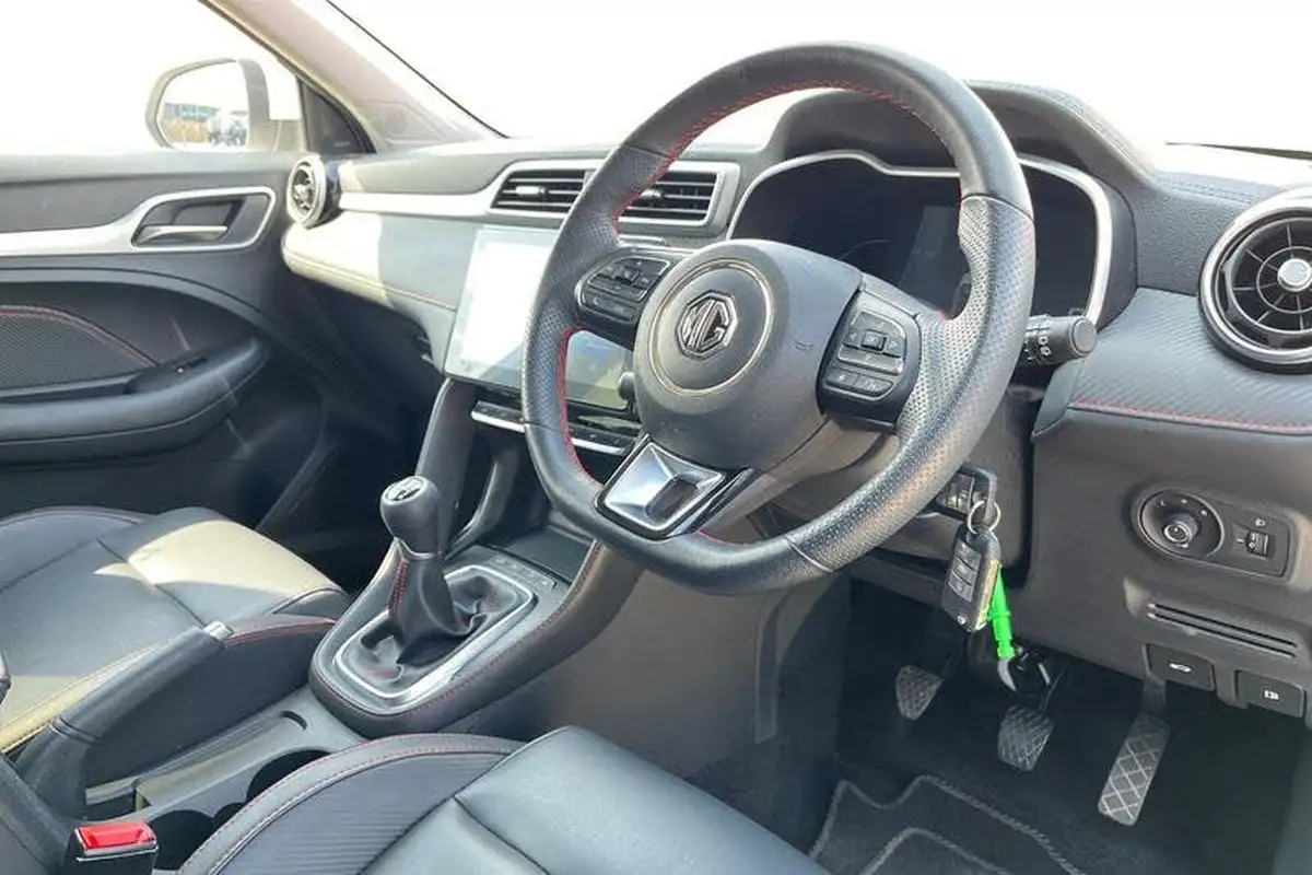 2022-mg-zs-suv-15-vti-tech-exclusive-big-8