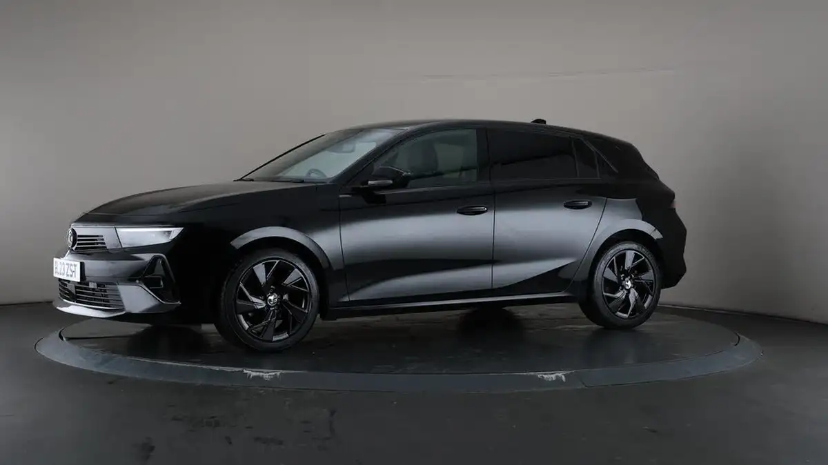 2023-vauxhall-astra-12-turbo-gs-hatchback-big-41