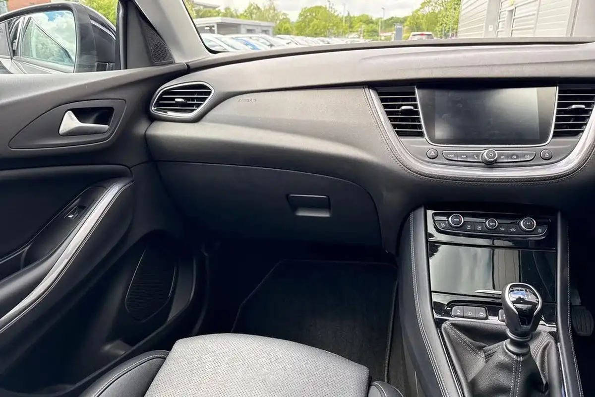 2019-vauxhall-grandland-x-12-elite-nav-big-19