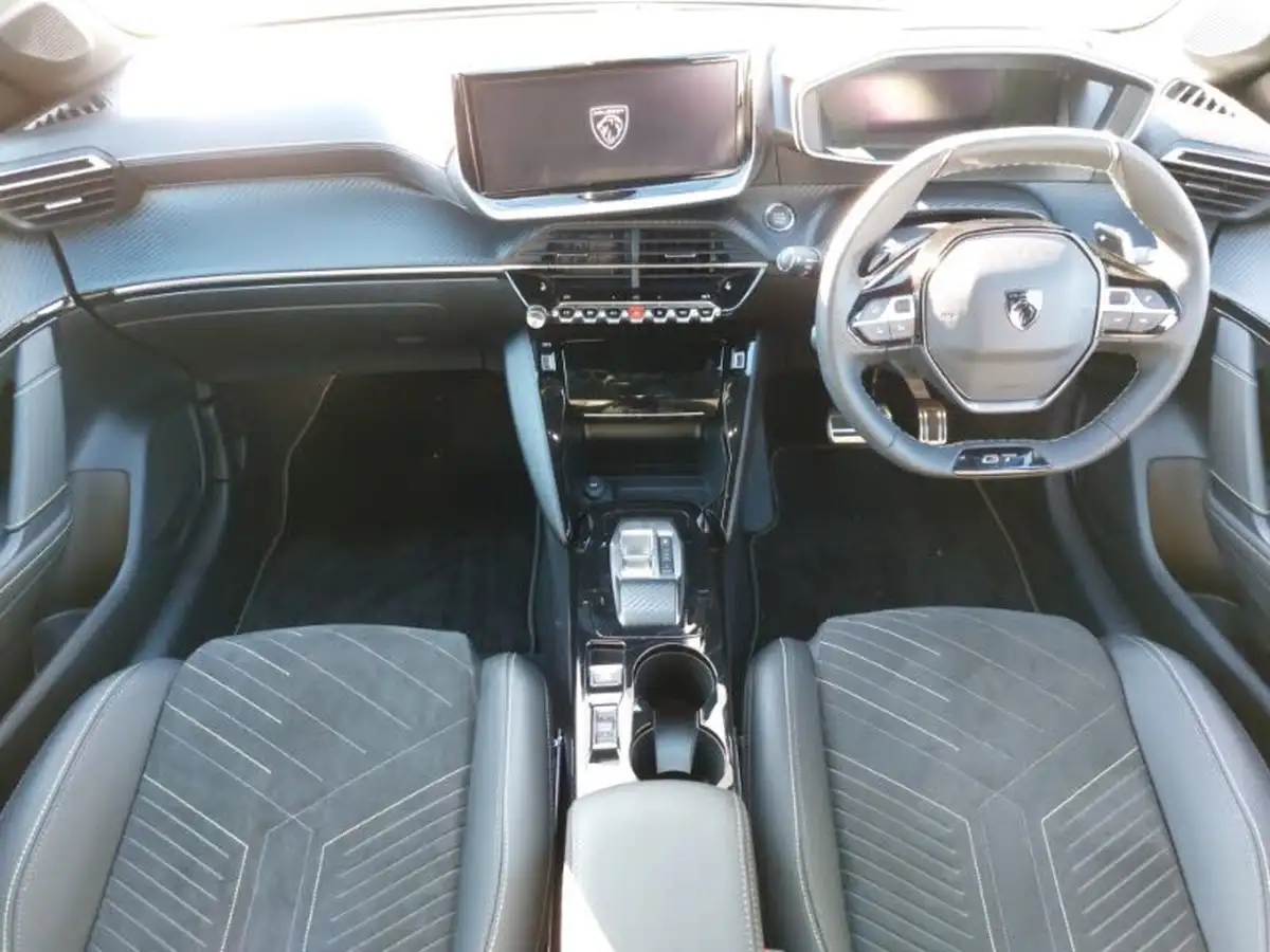 2024-peugeot-208-12-puretech-gt-100ps-hybrid-e-dsc6-big-2