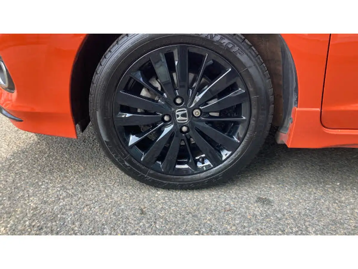 2019-honda-jazz-15-i-vtec-sport-navi-big-43