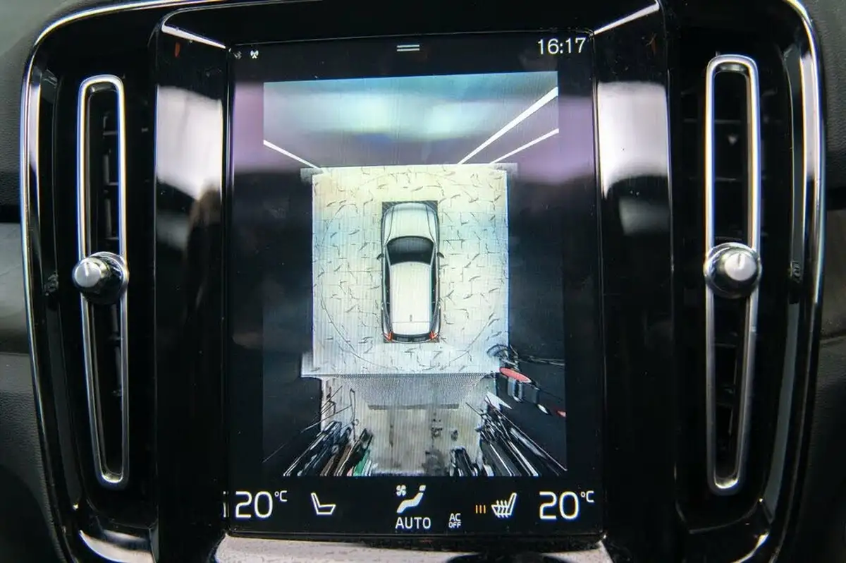 2023-volvo-xc40-15-t5-ultimate-dark-big-5